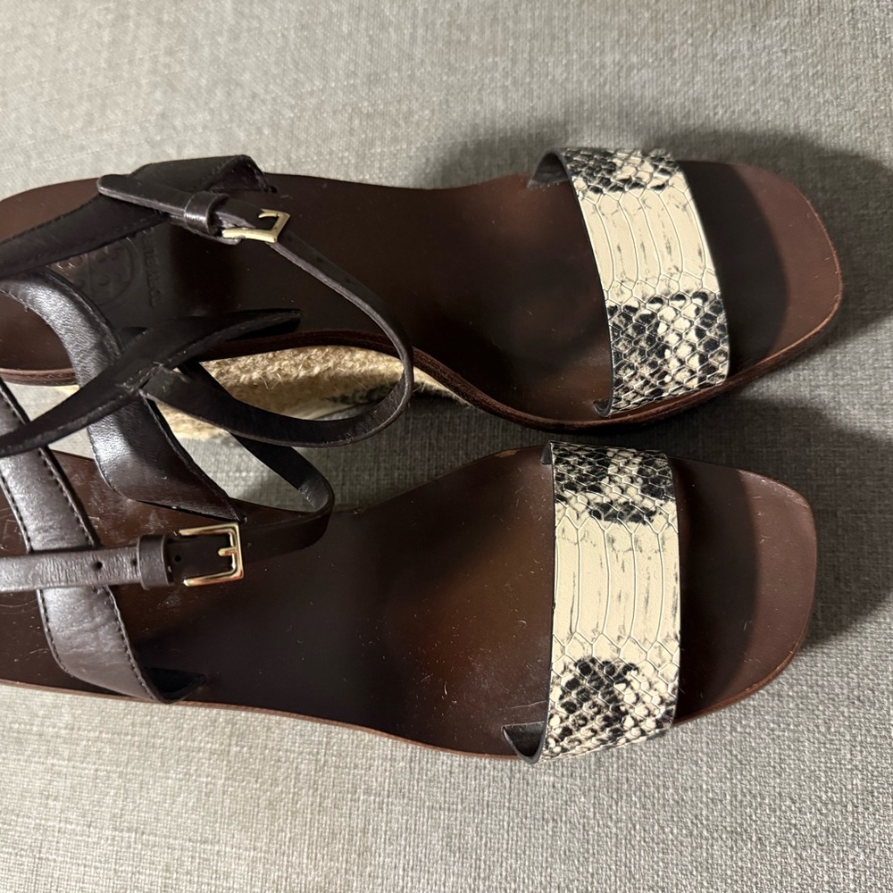 Tory Burch Malaga Snakeskin Wedges Size 7 M Ankle Strap - Picture 3 of 7
